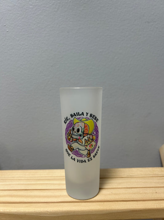 Rie baila y bebe Shot glass