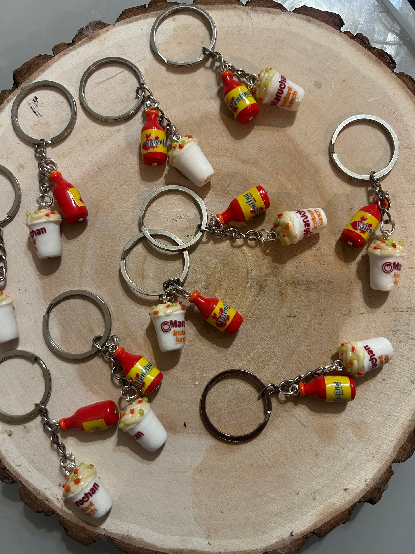 Maruchan y Valentina keychain
